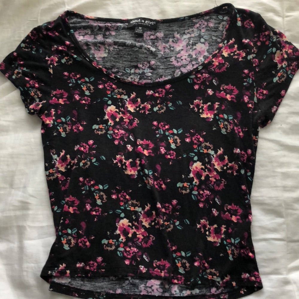 💙BOGO Black Floral Crop Top